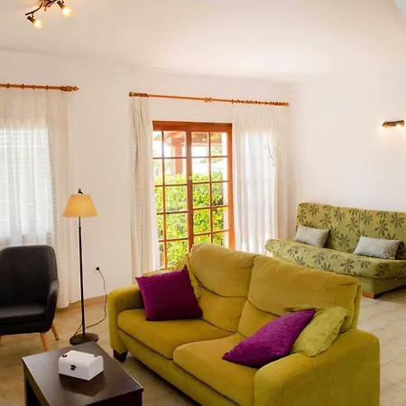 Дом отдыха Cases Blanques 48 Casa Con Jardin Privado Жирона