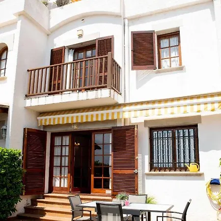 Cases Blanques 48 Casa Con Jardin Privado * Жирона