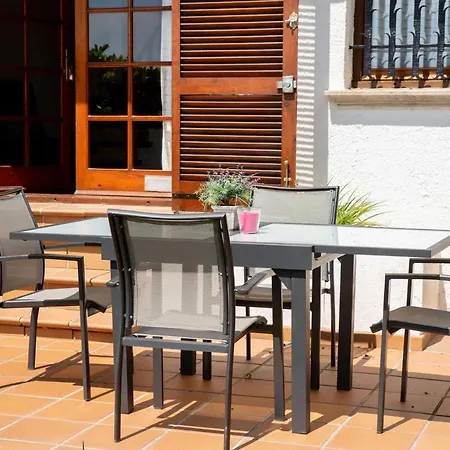Cases Blanques 48 Casa Con Jardin Privado Holiday home Girona