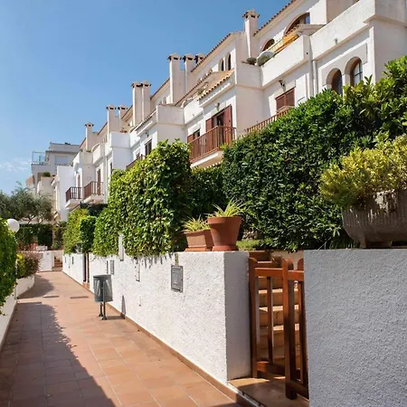 Cases Blanques 48 Casa Con Jardin Privado Дом отдыха